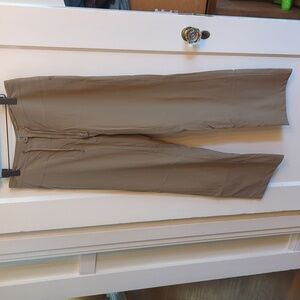 Mountain Hardware fleece lined pants khaki color pink lining size 8